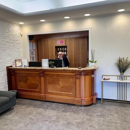 Eh Suites Rome Airport Euro House Hotels Фиумичино Екстериор снимка