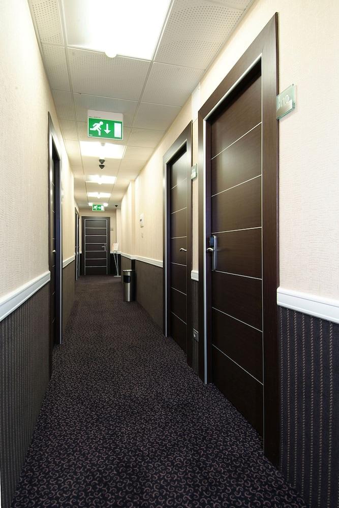 Eh Suites Rome Airport Euro House Hotels Фиумичино Интериор снимка