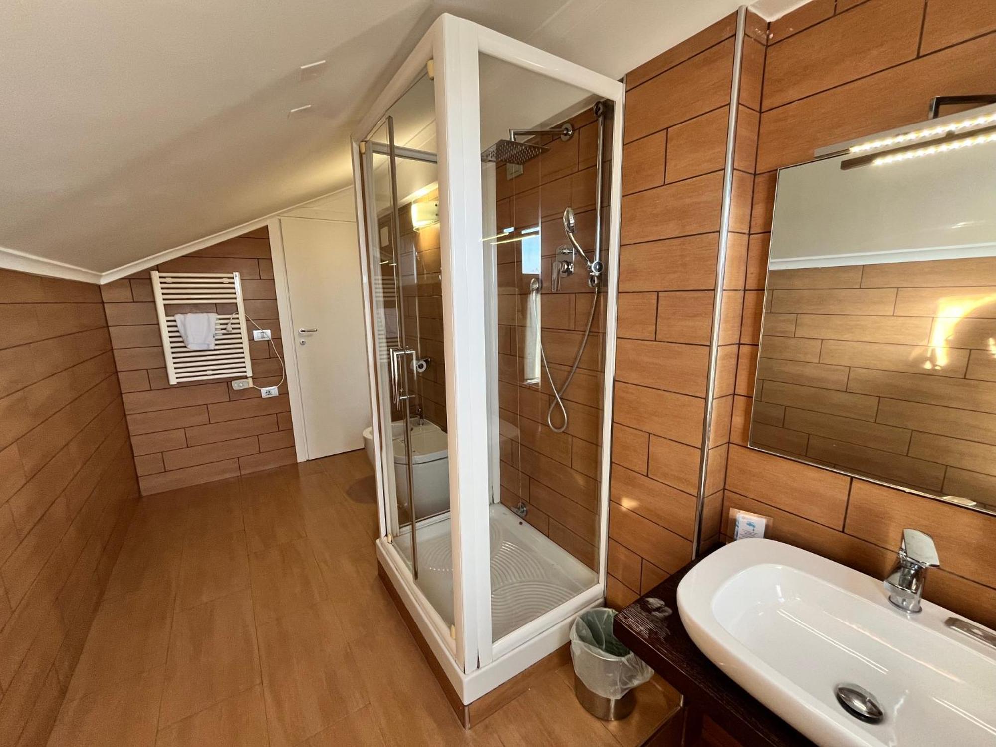 Eh Suites Rome Airport Euro House Hotels Фиумичино Екстериор снимка