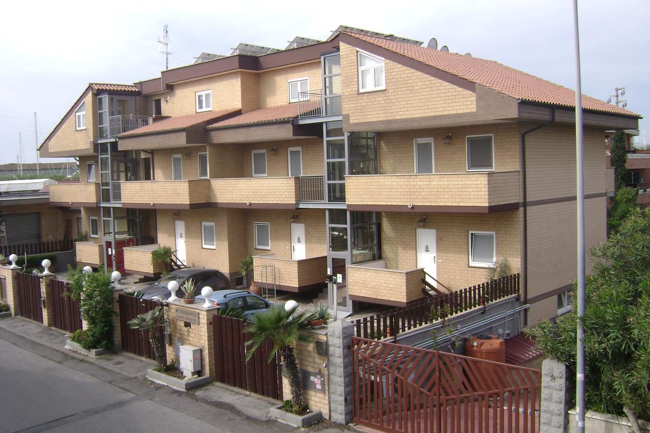 Eh Suites Rome Airport Euro House Hotels Фиумичино Екстериор снимка